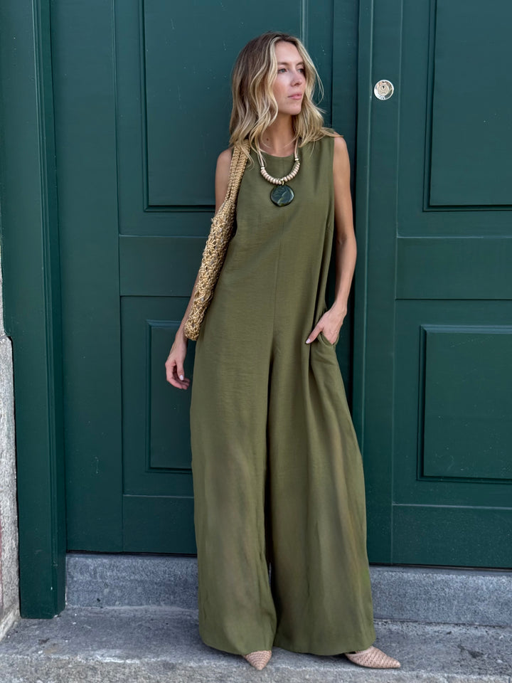 Long jumpsuit with tank top and pocket.